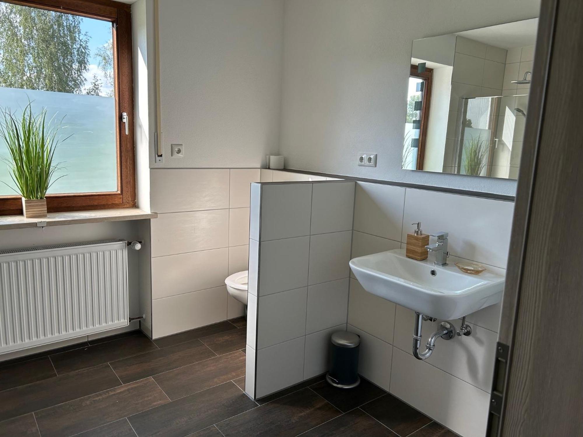 Ruhige Ferienwohnung Mit Terrasse Fuer 2 Personen Vohenstrauss Esterno foto
