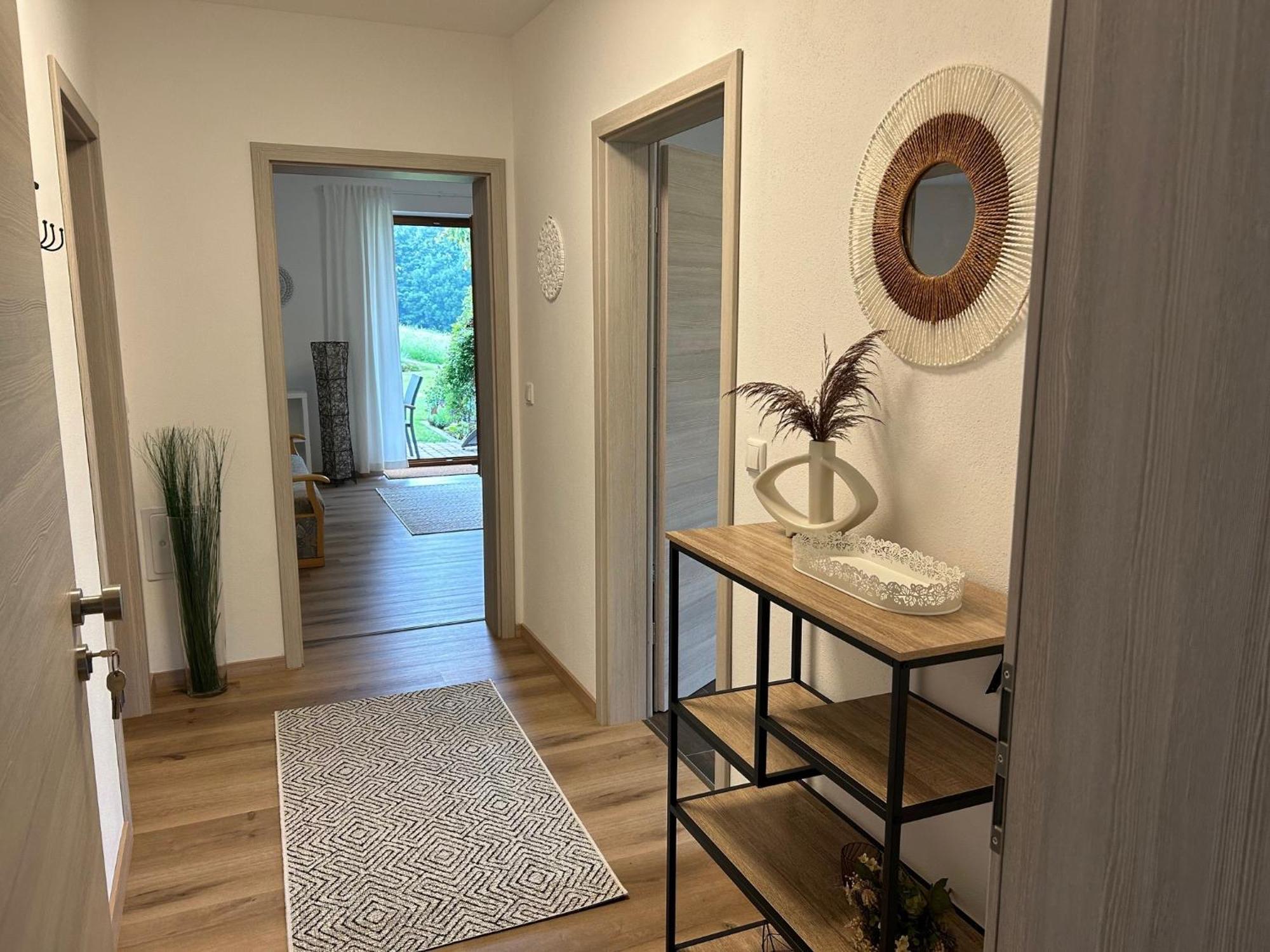 Ruhige Ferienwohnung Mit Terrasse Fuer 2 Personen Vohenstrauss Esterno foto