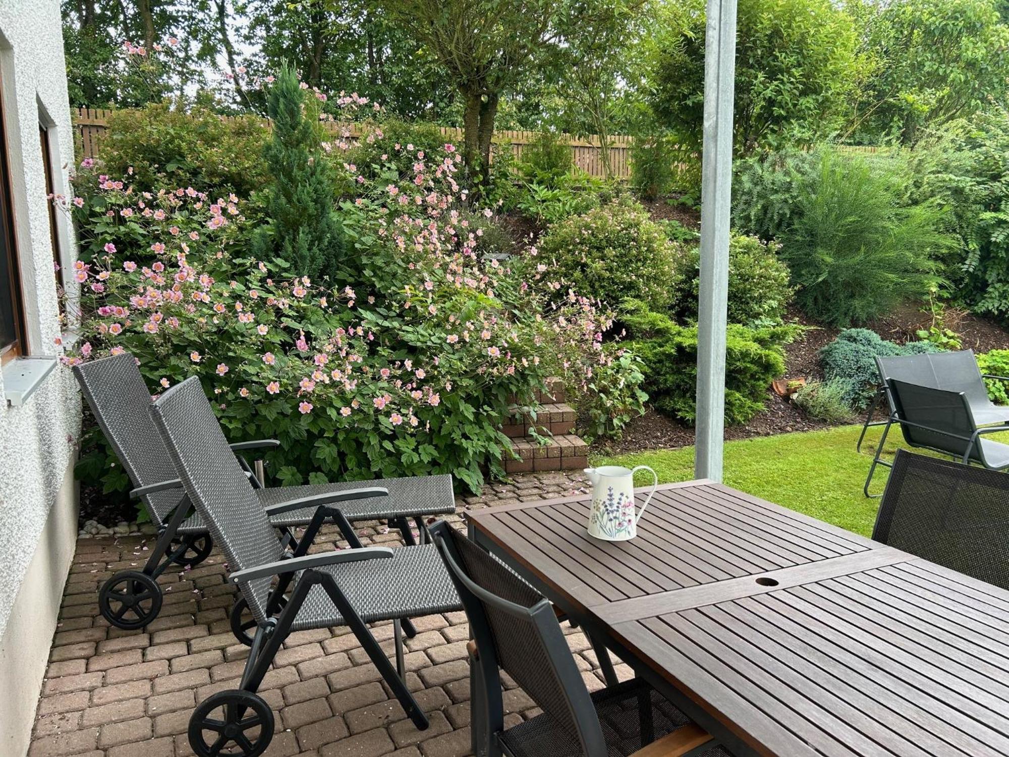 Ruhige Ferienwohnung Mit Terrasse Fuer 2 Personen Vohenstrauss Esterno foto